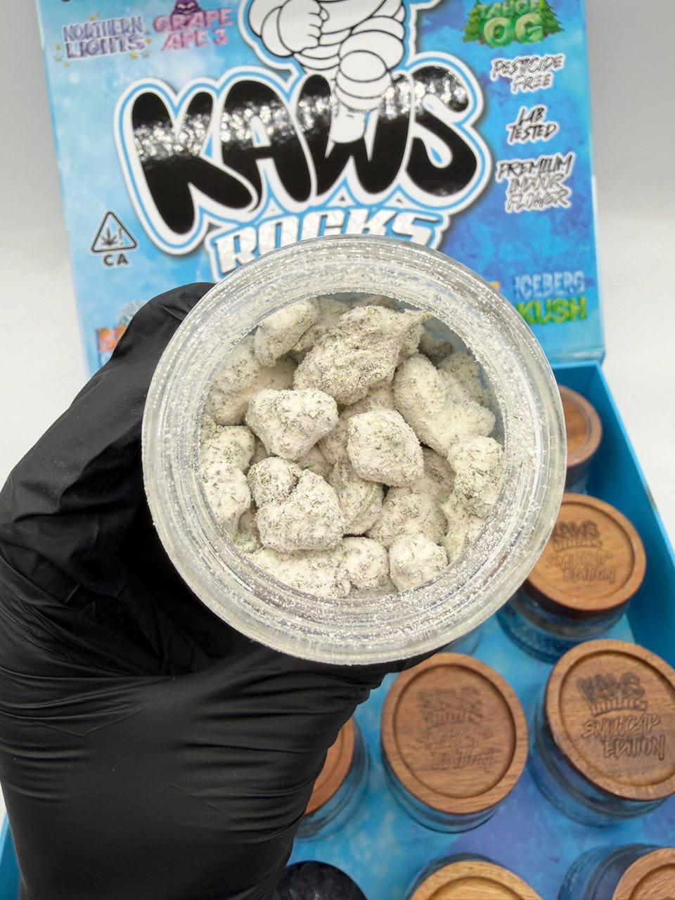 kaws snowcaps – snowcap edition (16 flavor master box) kaws snowcaps – snowcap edition (16 flavor master box)
