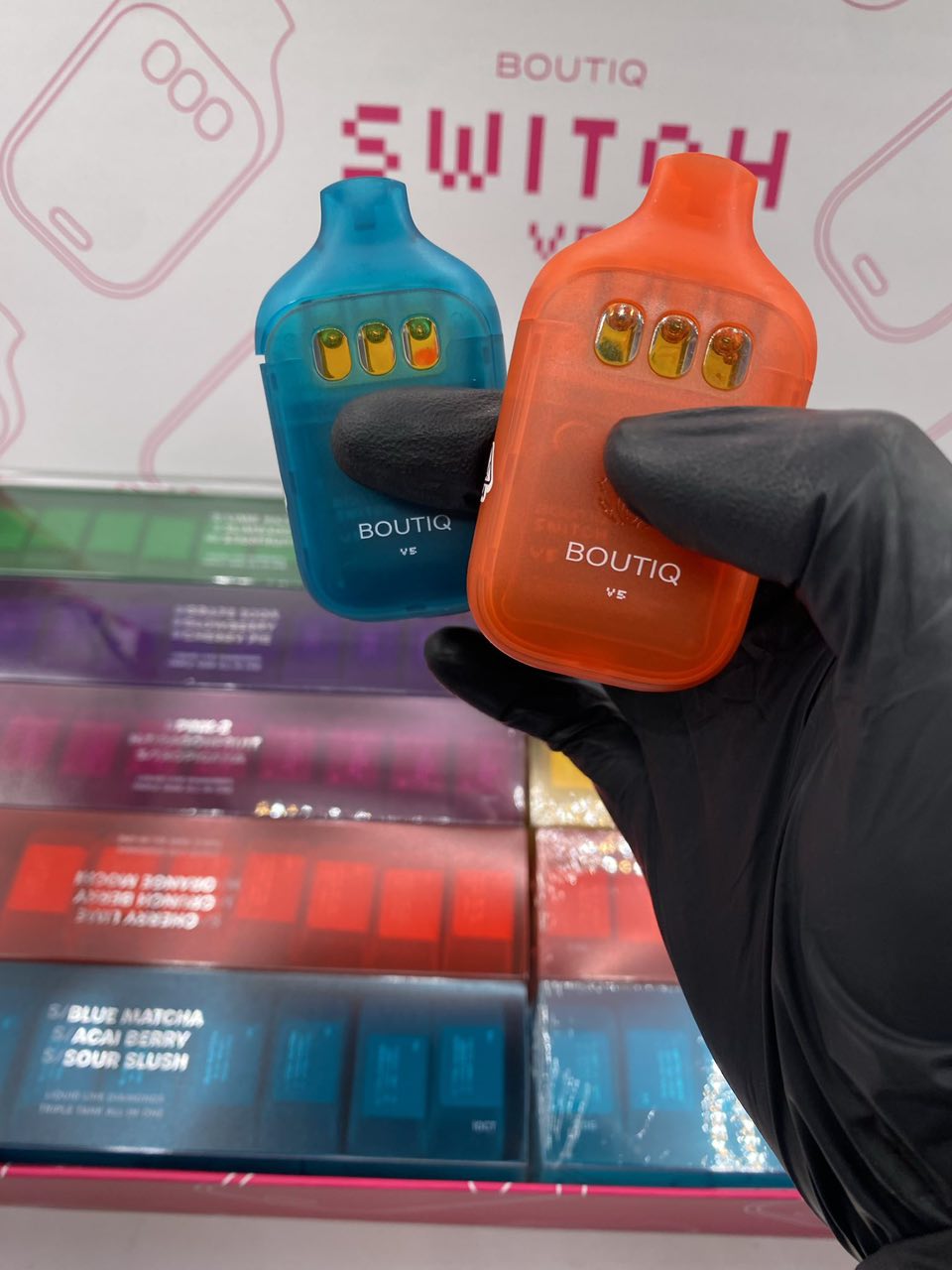 boutiq switch v5 liquid live diamonds – dual tank all in one disposable (2g) boutiq switch v5 liquid live diamonds – dual tank all in one disposable (2g)