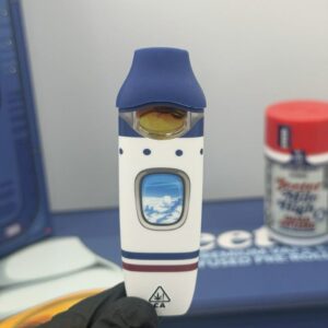 Jeeter Mile High Club Box Set with five infused pre-rolls and one 1G disposable vape in limited-edition packaging.